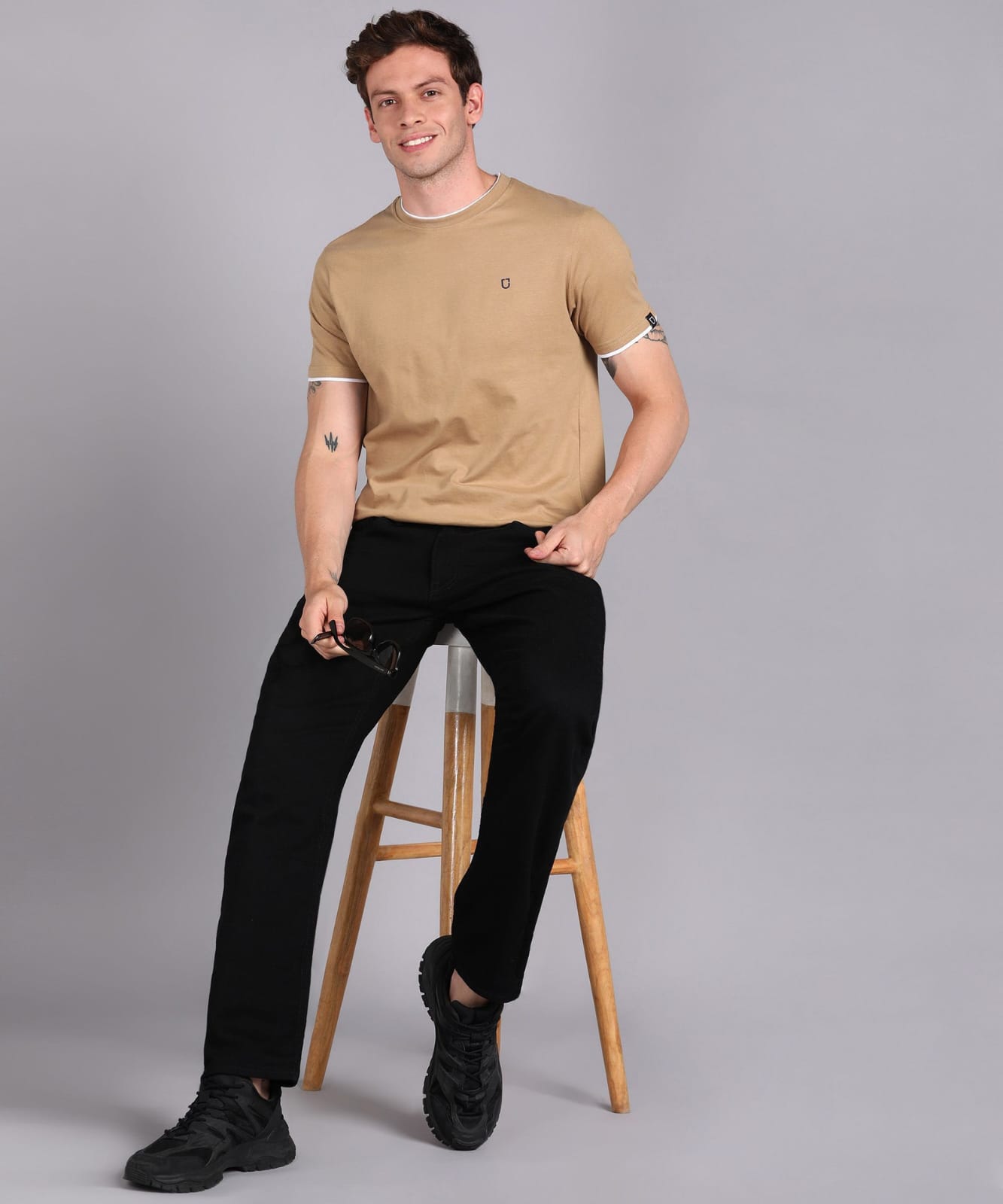 Men Solid Round-Neck Pure Cotton Brown T-Shirt