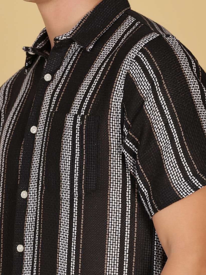 Men’s Regular-Fit Black & White  Short-Sleeve Casual Shirt