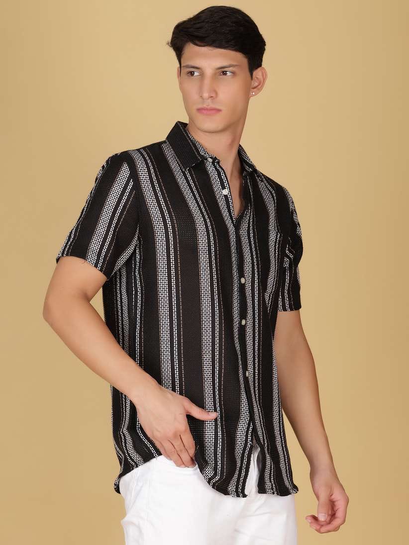 Men’s Regular-Fit Black & White  Short-Sleeve Casual Shirt