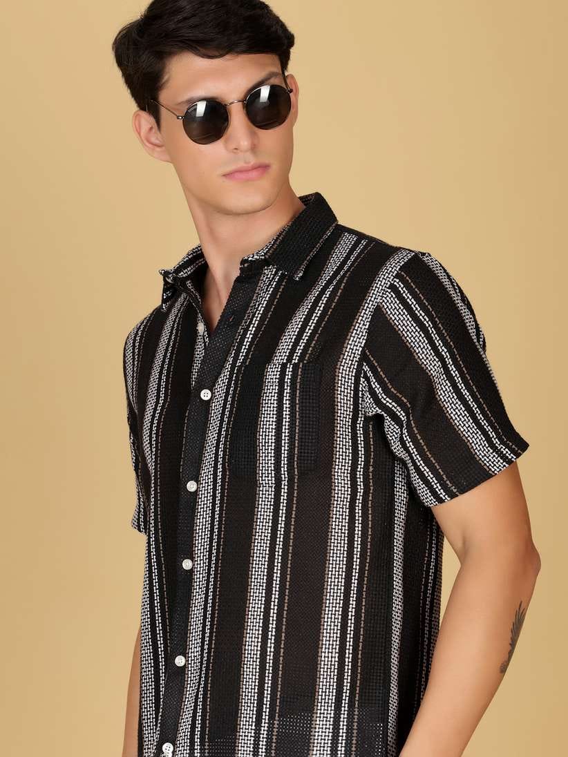 Men’s Regular-Fit Black & White  Short-Sleeve Casual Shirt